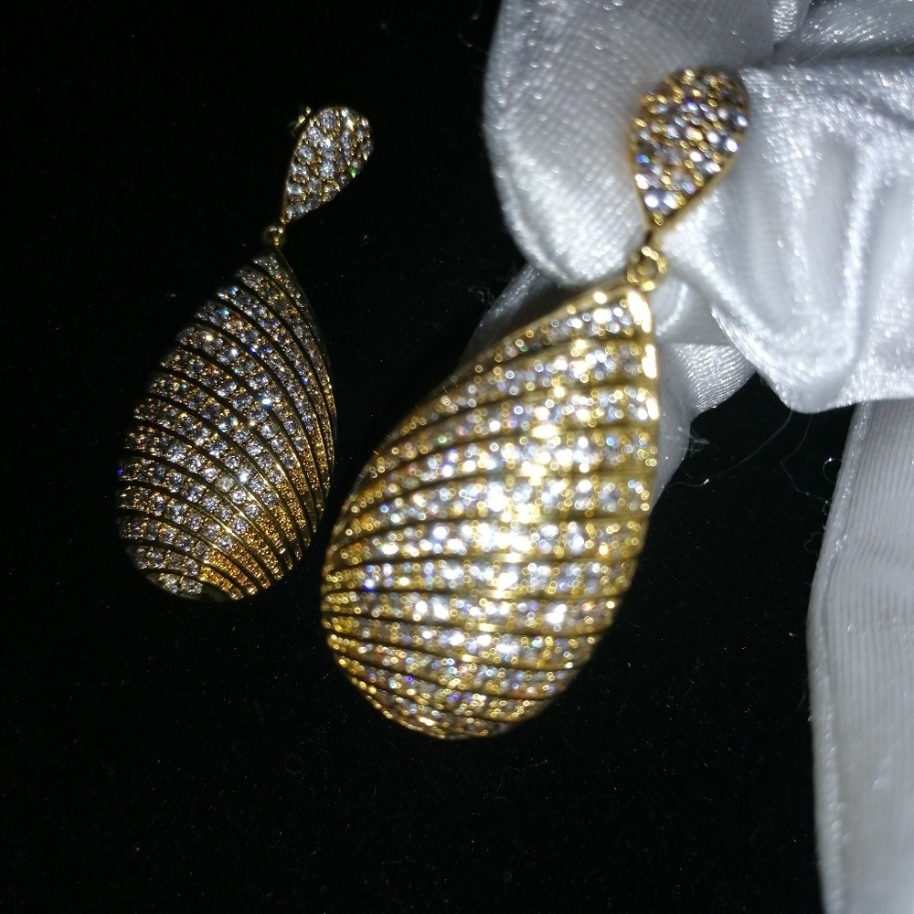 18k Gold Swarovski Crystals Drop Earrings - Picture 5 of 7